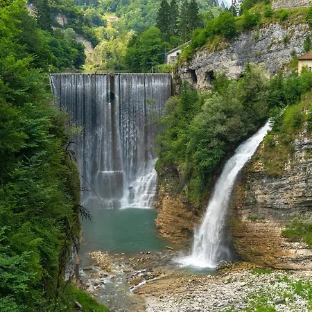 Awesome In Aune Di